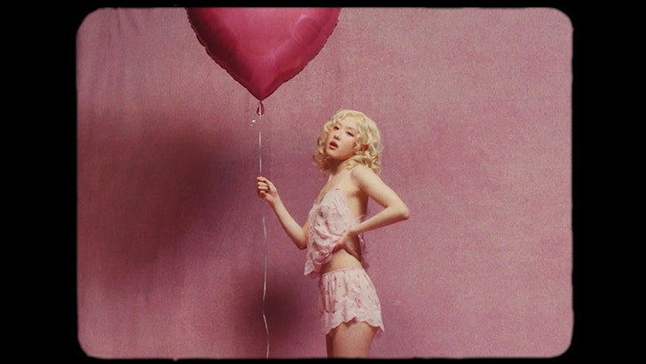 2caa2d848d414fa88d1c79c2f4a0ab6c_md 012125-skims-rose-kal