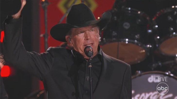 2e4ccb577f9540c5b662860ea79972af_md 112024-CMAs-george-strait-speech-kal