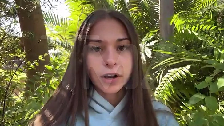 2e8b2b1c78414caaad4053c671439f22_md-3 120324-sophie-rain-kal