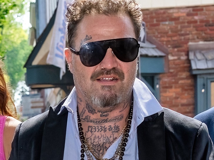 2f8c793ec66449b9965ac119377034f6_md Bam Margera