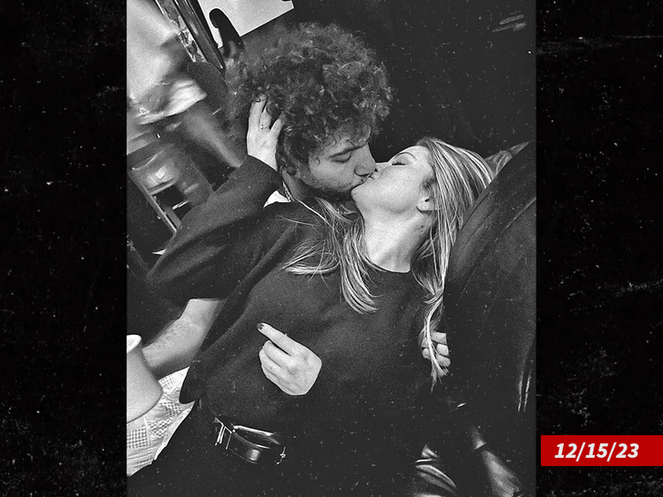 selena gomez benny blanco kssing