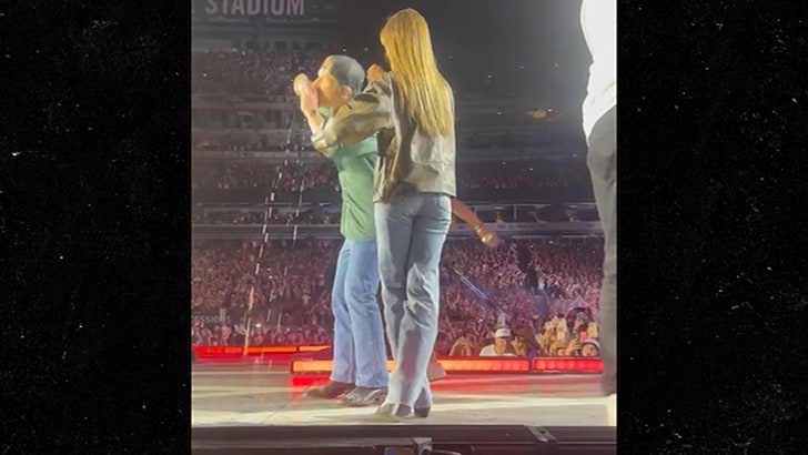 072024_glen_powell-kal