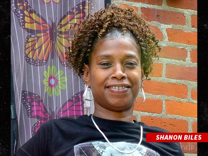 32d87c1cf4714fd1b4e1e1c60ee25fc1_md Shanon Biles