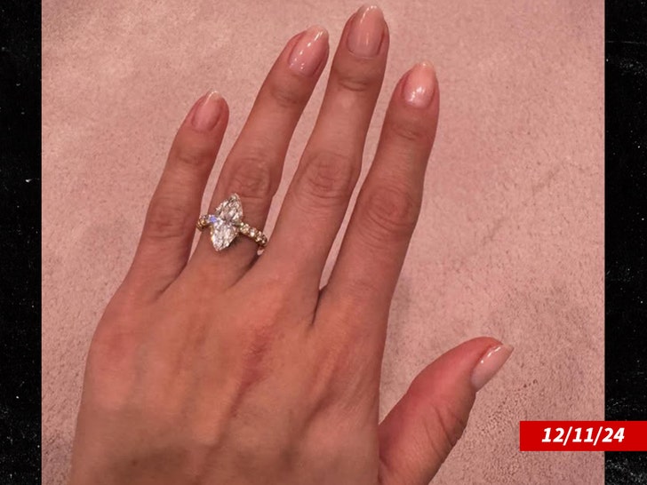 33cbb2221e724cc78fd5f7e176655768_md-1 selena gomez and benny blanco insta 2