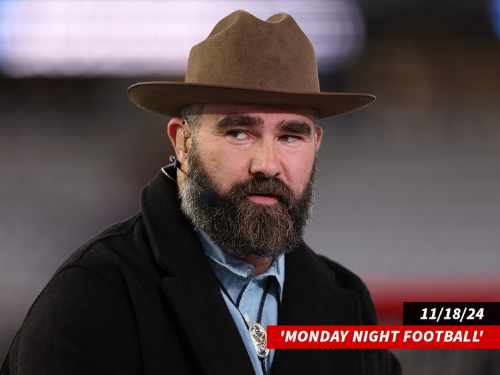 3484527bd1934ae99682c63e611f80fb_md jason kelce getty 1