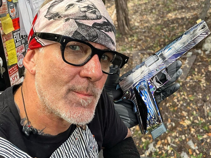 349bbde9092c444c81b7ed0c35724504_md Jesse James Damascus GMX 1911