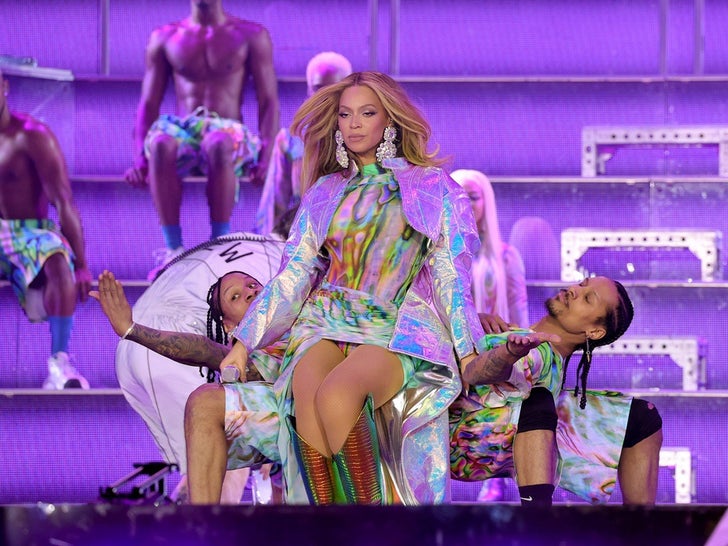 Beyonce Performance Photos