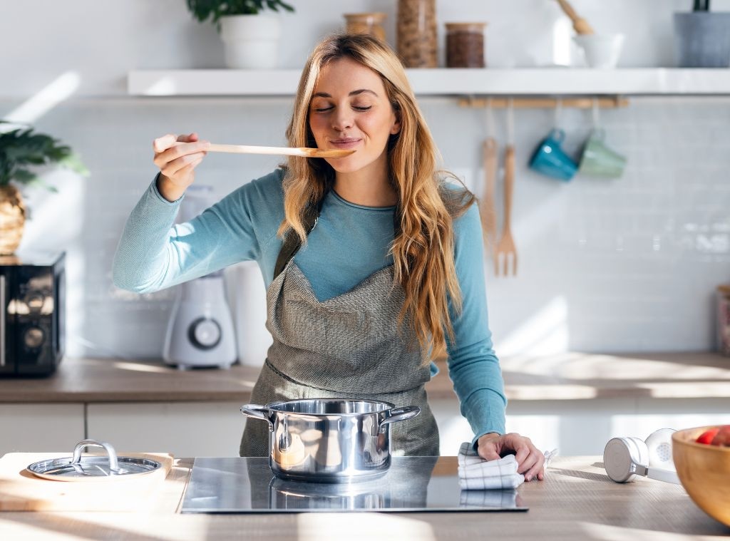 366cb1e4-5471-4a5d-84df-fac5ff3084fd_1743301599 shop_amazon big spring sale_kitchen deals_hero.jpg