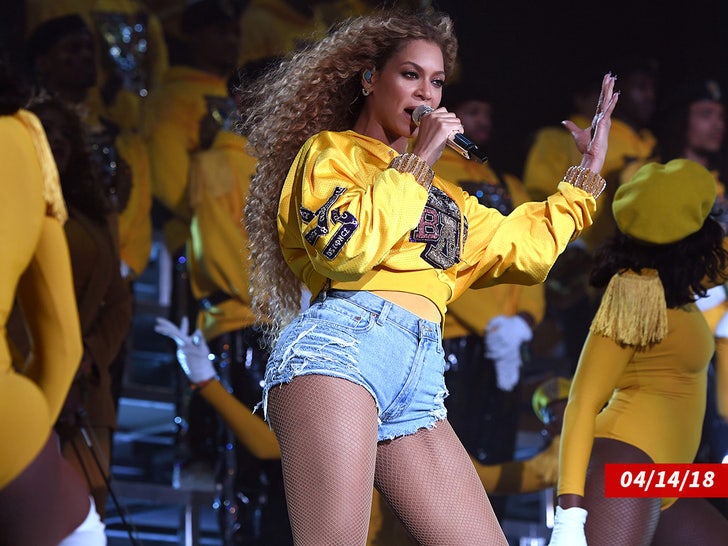 38eeec428f794e0390a6d1c6c94c71e7_md-1 Beyonce