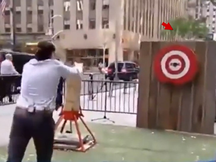 3e43cfdab0774bf28d1ae0d3c9ffc544_md 111324-pete-hegseth-axe