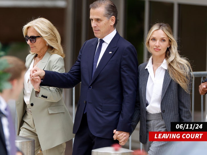 4272c200fed54849b6426ee382c6c809_md-1 hunter biden leaving court.