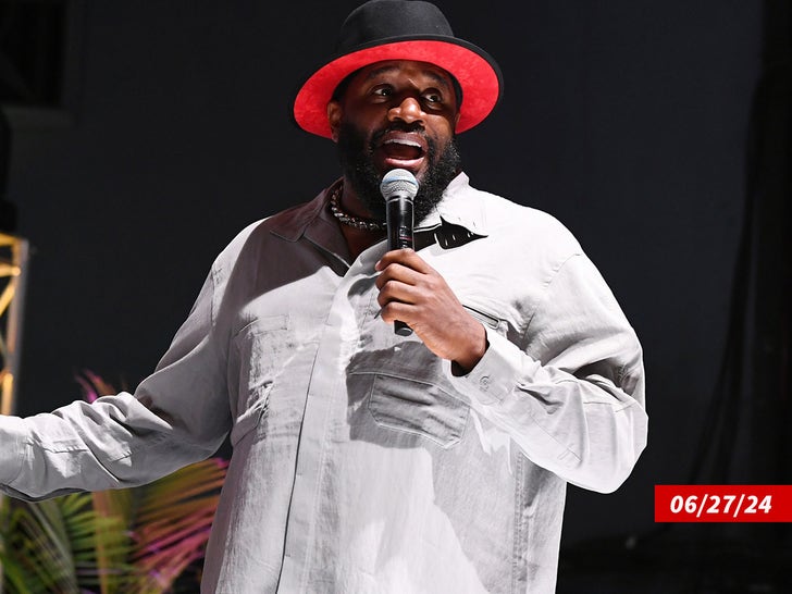 4462c6141a9c4ef4a83a5721010e29c1_md-2 1225 corey holcomb getty 2