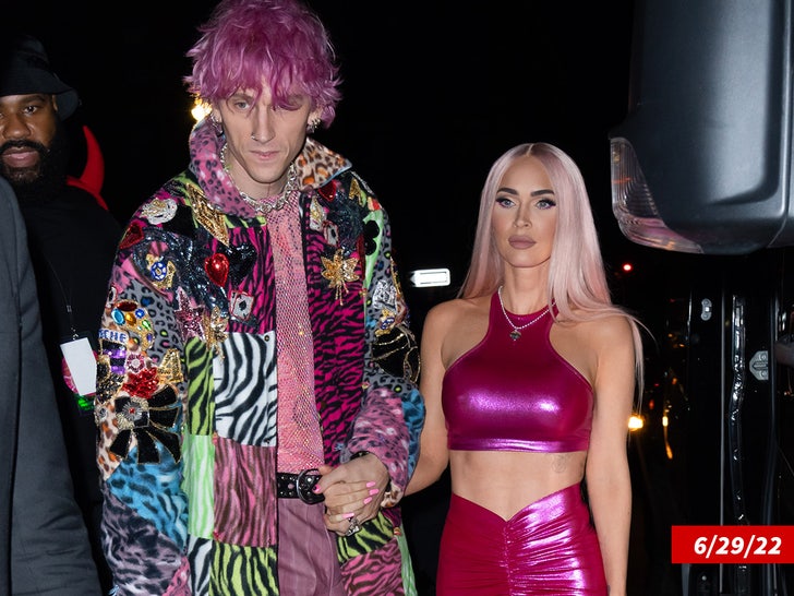 4563a4d4acd5469ca9c98ba3c2fb8636_md MGK Megan Fox