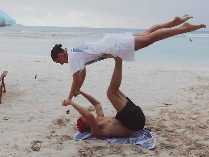 468686b7073147be9af2ab26c61f8355_md 0120-The-Kid-LAROI-And-Tate-McRae-Exotic-Beach-Vacation-Hot-Shots-PRIMARY-3