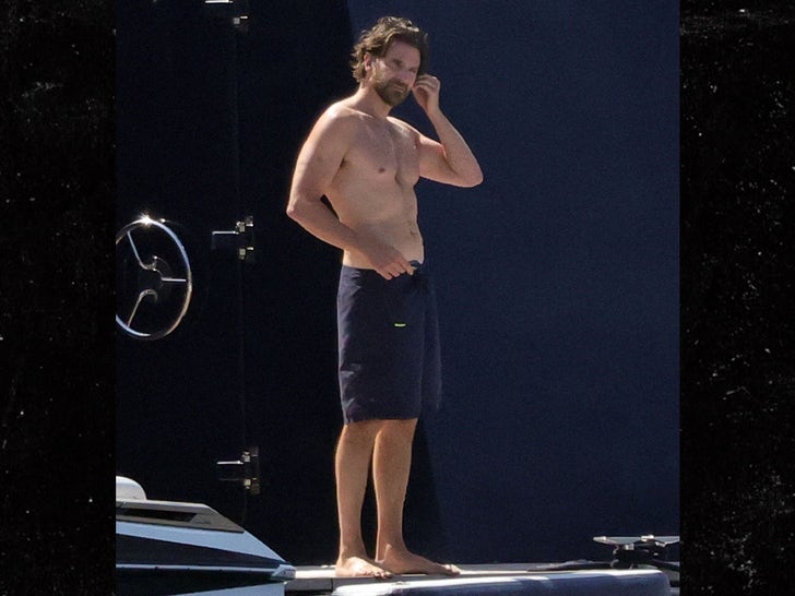 48a32a55a23a4d0390d88610ec42a9b1_md 0905-Gigi-Hadid-In-A-Bikini-With-Bradley-Cooper-On-A-Yacht-photos-primary-3
