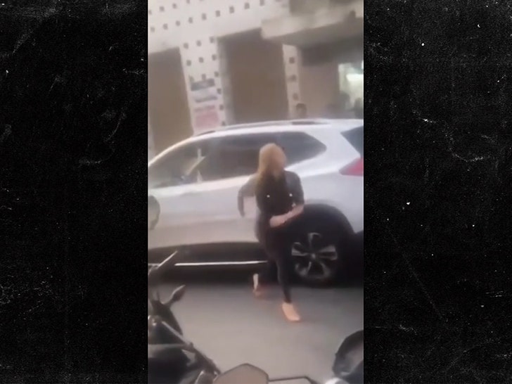 4b8c1fb0009e4a9f8ea92612b7c1497b_md 092024_wife_catches_husband-sg3