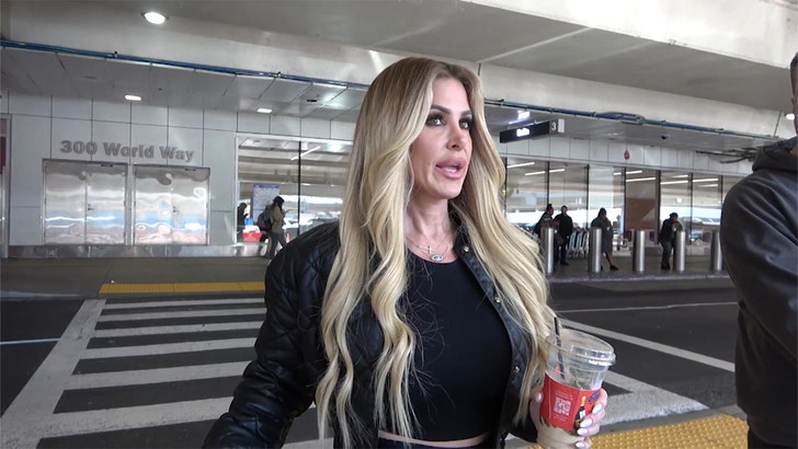 121624-kim-zolciak-kal