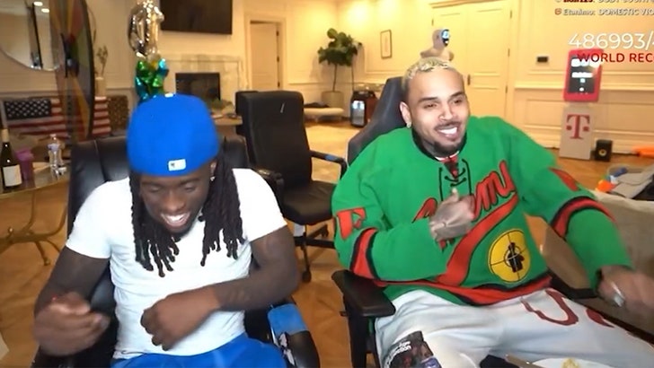 4dd9d370aaa4498484935892f924663e_md 112224_chris_brown_kal