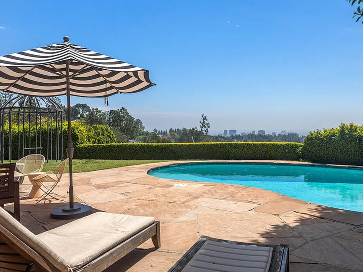 51b18b147c0643a68e3feb21b6c0addb_md 1119-gene-wilder-elon-musk-house-primary-3