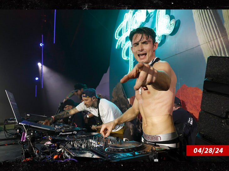 51f024b6b41c4725933b8b58536cfd56_md-2 james kennedy dj getty