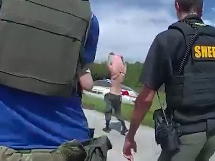 525320fdba9644879cf67bc1c1d2e0b6_md 091624-ryan-wesley-routh-arrest-cuffs-v2