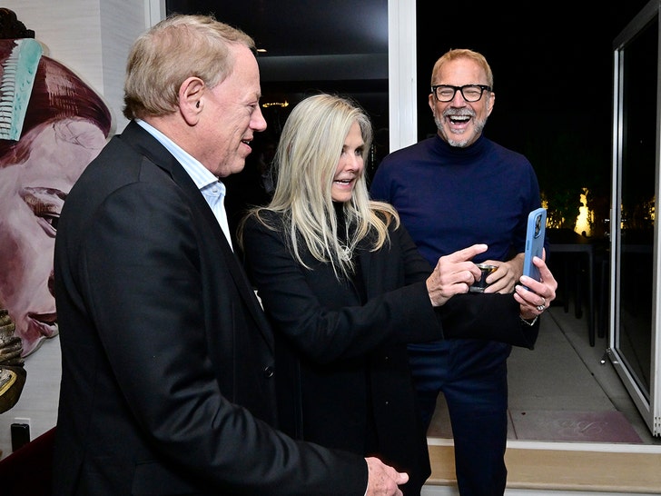 52dde8af64564e41aad7a7c3279d90d4_md Kevin Costner