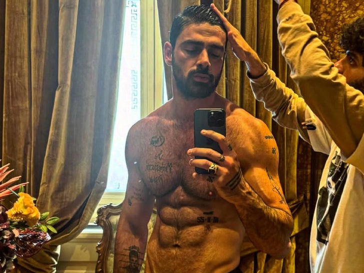 536921489b1c421bad671d49823db788_md Michele Morrone Hot Shots