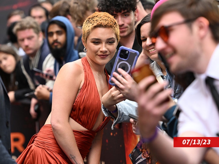 5555f5719ed040569b57f2464acedacf_md Florence Pugh