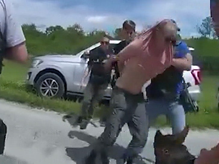 55583c6477bc4183abcadd9acfa6c475_md 091624-ryan-wesley-routh-arrest-cuffs-v1