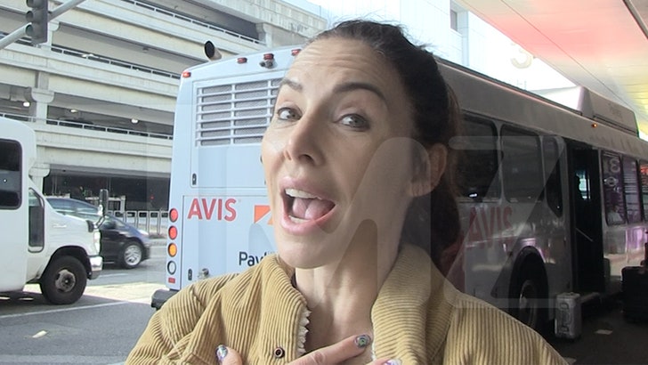 559822a5a9bf4e279f68c8eb1ff6deed_md 120524_whitney_cummings_kal