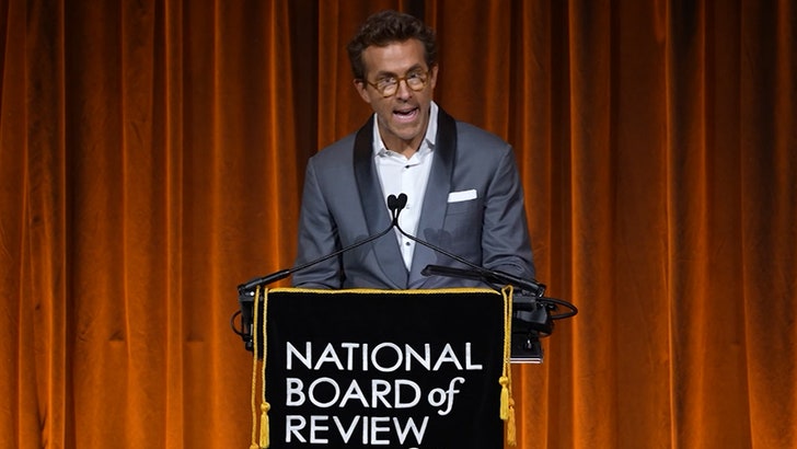 55ea2b95fab241268d40348637f2f6a1_md 010824_ryan_reynolds_kal