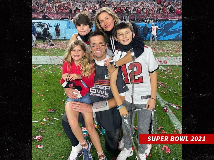 5a125170b5f74457943279510a526519_md tom brady gisele