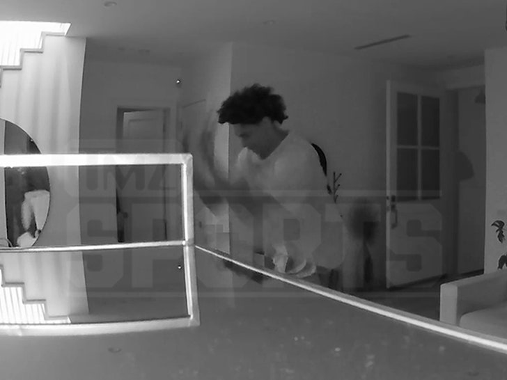 5a5f40b33ece41519ad98f61738b6915_md 110124-jaxson-hayes-flipping-out