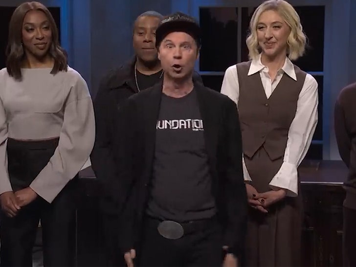 5b435159b49c413193d6beca640f9023_md 111024-trump-snl-primary-3