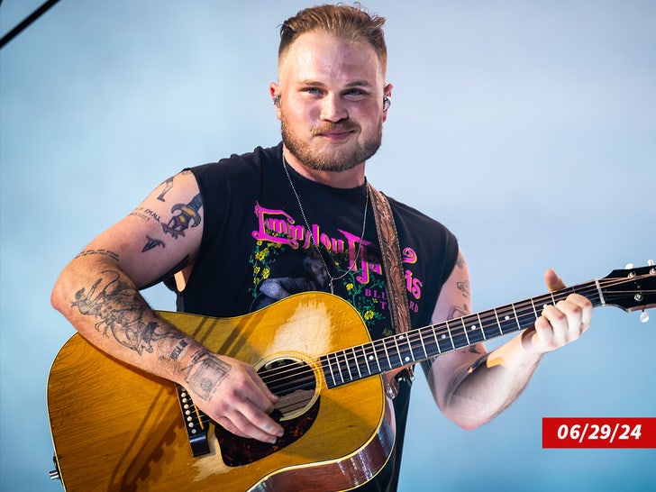 5c9a029c66fb421d991a12a2ddfe72c3_md zach bryan performing sub