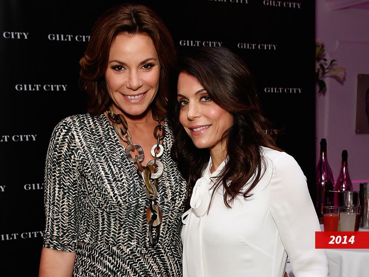5cf689b1038f40c090bdeade0ffb3a9c_md Luann De Lesseps and Bethenny Frankel