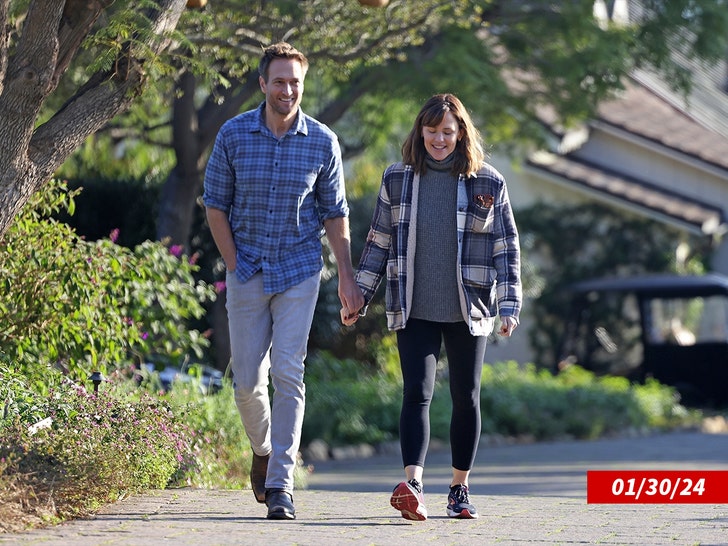 6188f4cae4974ab882fa9784aa9d7792_md Jennifer Garner and John Miller bg 1