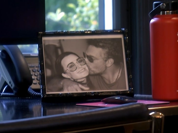 6300768aa43b4af2a5c490bcd76d8fa4_md 112724-kyle-richards-primary-2