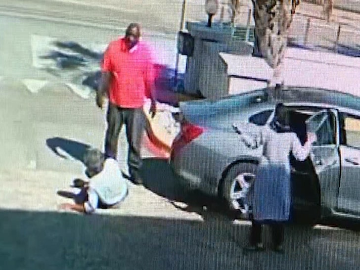 644a299341bf40beb3f07ca37f68179b_md 100424-uber-driver-punch-other-passenger