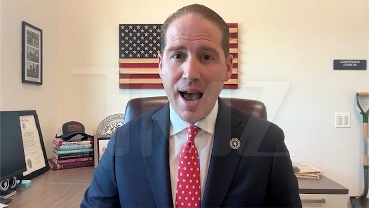 656ed956d7e342f1a48d19014fc0e39e_md 121324-tony-perry-kal