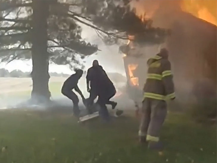 65f7d13e80a44110974994310ff55a0f_md 102824-burning-house-primary-5