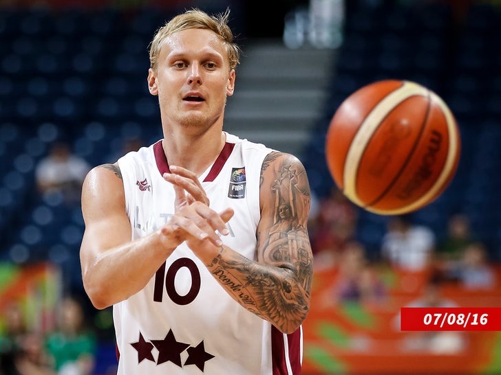 6a5e0bd4ddae4e358b20a5edf3ffda44_md janis timma 2016 fiba world olympic qualifying