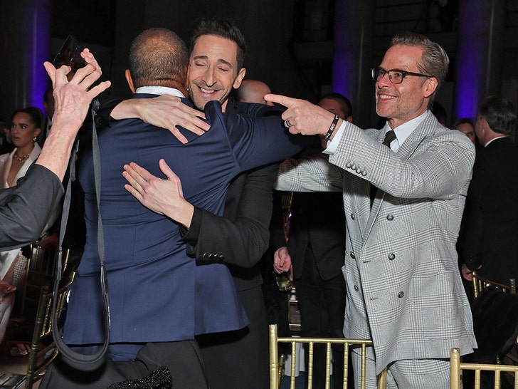 6ddf621fa2714fa78dd4103cff8c3fe1_md celebs attend the 2024 Gotham Awards shutter 1