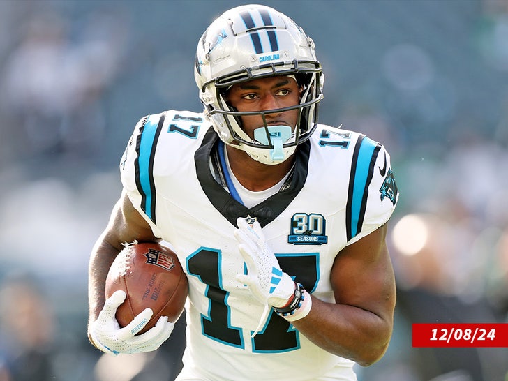 6e4bde1962b5458b9b82666516aff622_md Xavier Legett carolina panthers