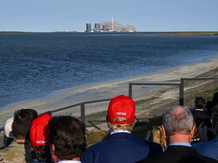 704ae737583e43758b1e5977fb2e2645_md 1119 Donald Trump SpaceX Flight 4