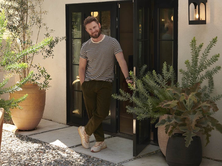 738585762dea4effb6cb616b94281b86_md 1018--Bobby-Berk-Hollywood-Hills-Home-photos-primary-3