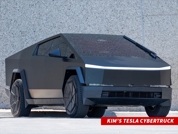 744f1d848c624a51a729f0397f280b63_md kim kardashian tesla bg 2