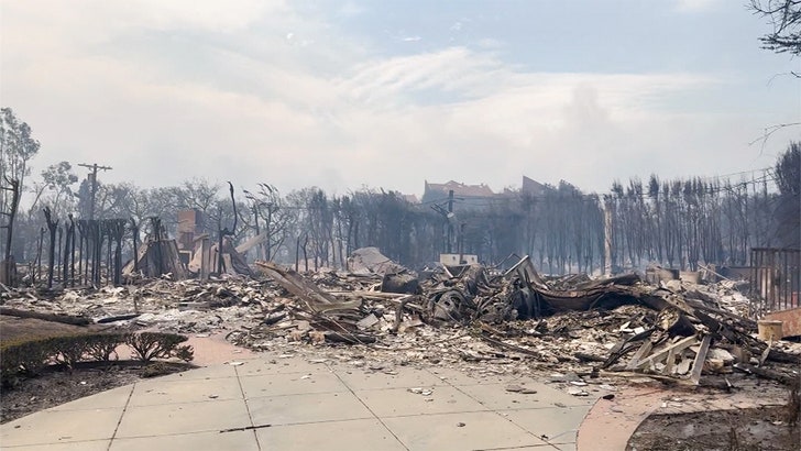 77a222734e634d559172314289e937f4_md 010825_john_goodman_house_destruction-kal