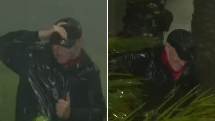 101024_anderson_cooper_florida_kal