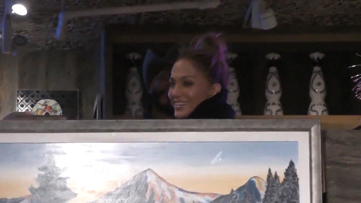 77c78399f17d42438360028bed9e3425_md 122824_jennifer_lopez-kal